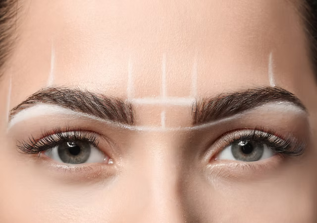 Eyes – Lash Tint & Brow Shape