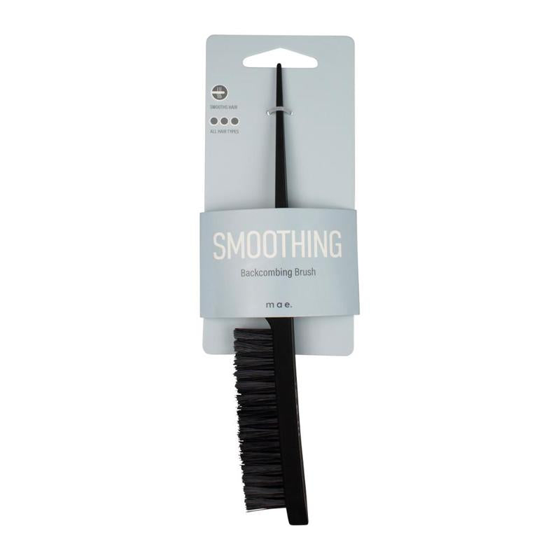 Mae Brush Backcombing and Smoothing