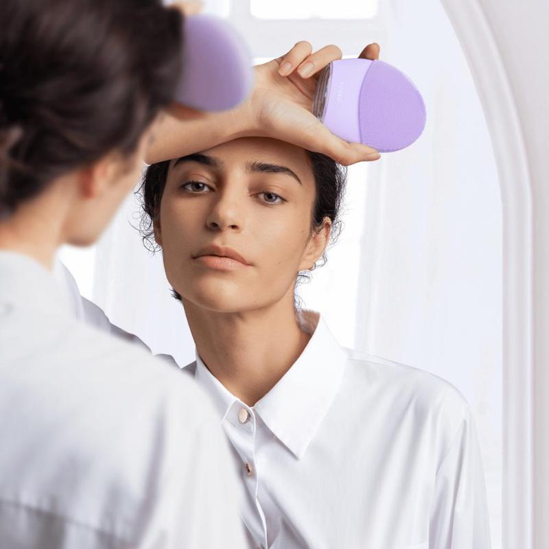 FOREO LUNA 4 Smart T-Sonic Facial Cleansing Device for Sensitive Skin 1ea